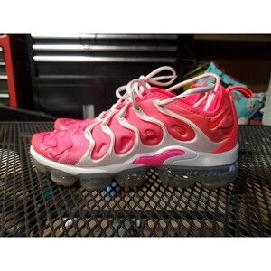 Nike Womens Air Vapormax Plus Platinum Tint Flash Crimson CZ7995 001 Size 8